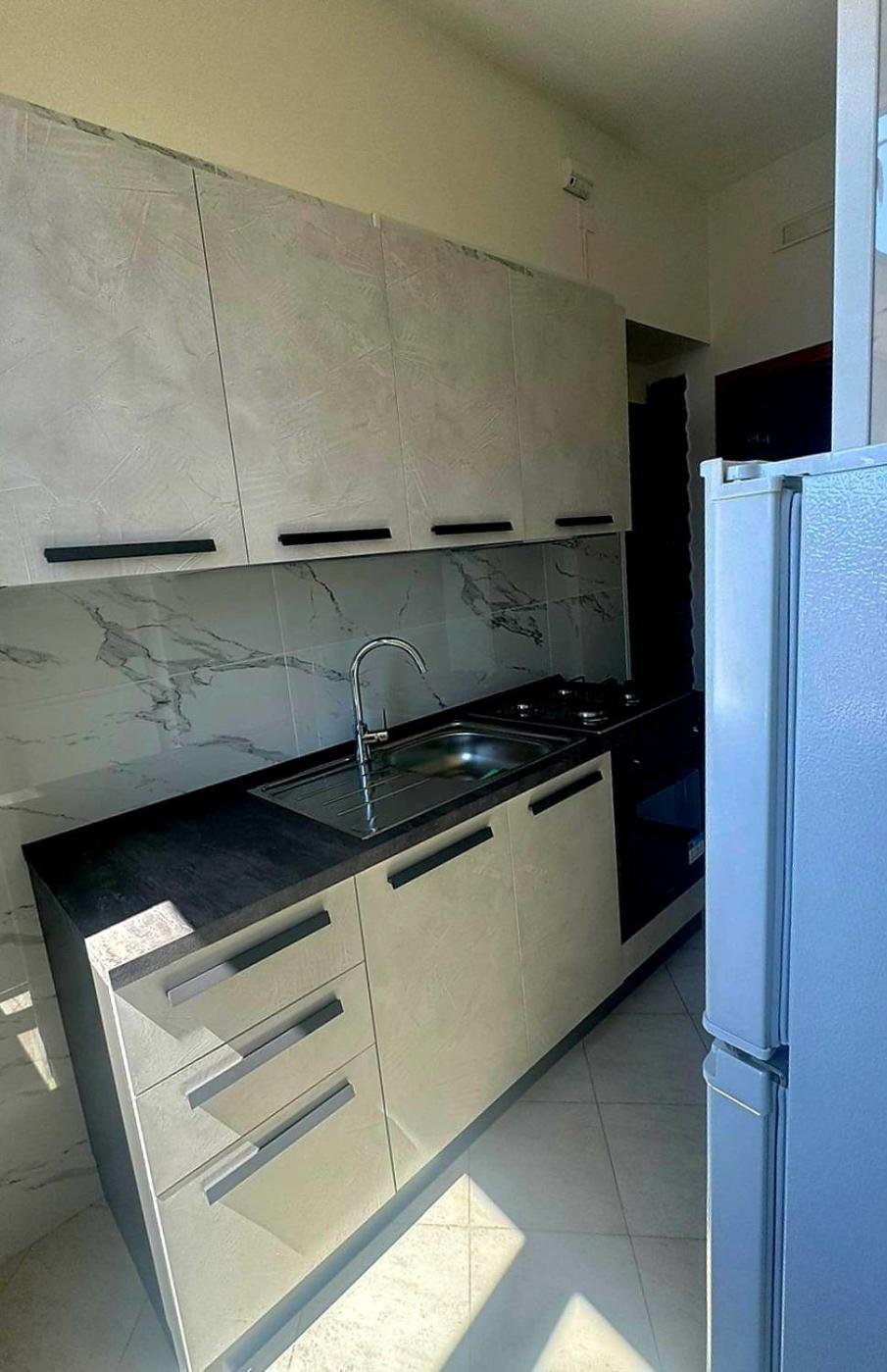 Leone & Victoria House Apartment Помпей Екстериор снимка