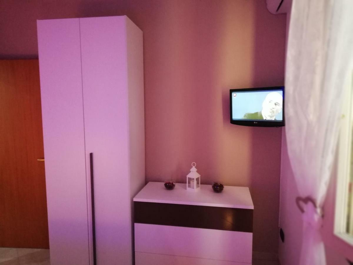 Leone & Victoria House Apartment Помпей Екстериор снимка