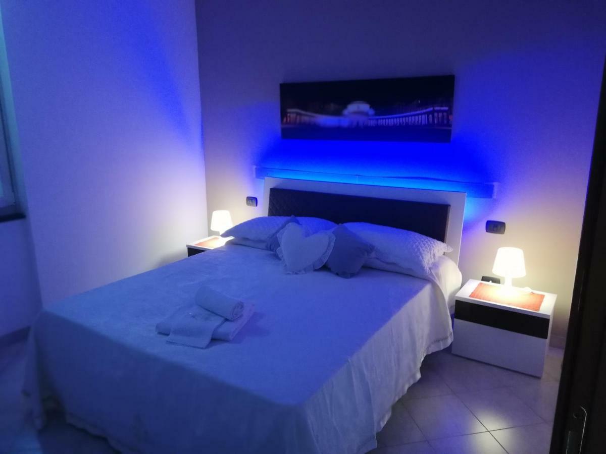 Leone & Victoria House Apartment Помпей Екстериор снимка
